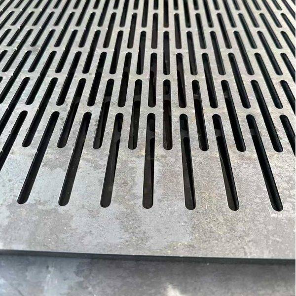 slotted hole perforated metal (1)