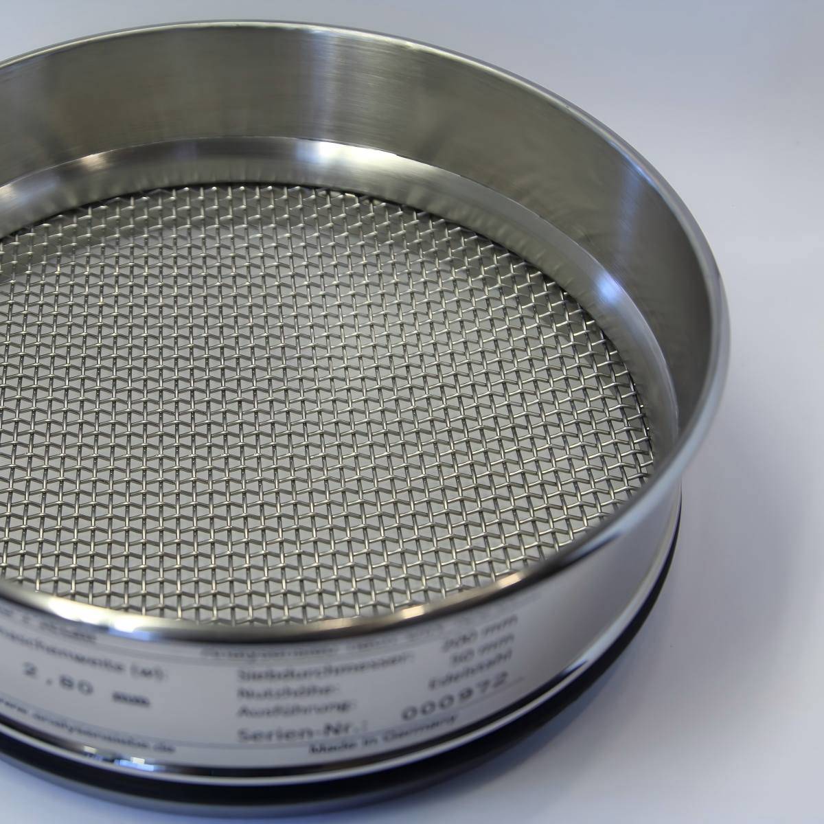 stainless-steel-plain-weave-wire-mesh-sieves laboratory(1)