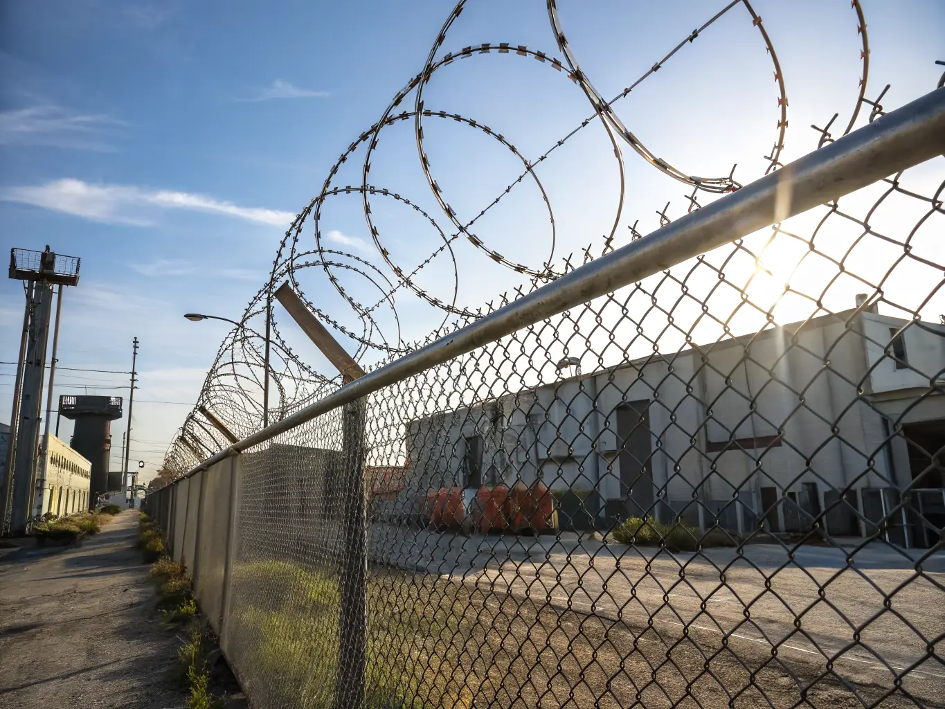 Galvanized chain link fence for residential enclosures