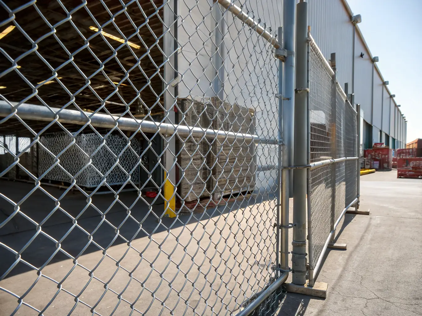 Stainless steel chain link fence for industrial safety barriers