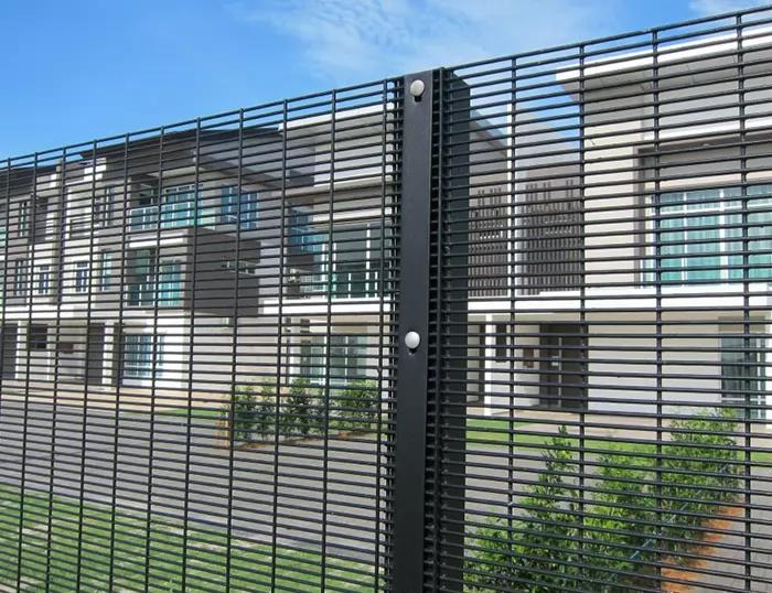 358-security-fence-distribution-center