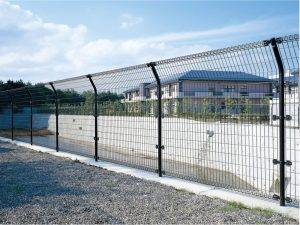 Commercial welded wire fence protecting an office park 08
