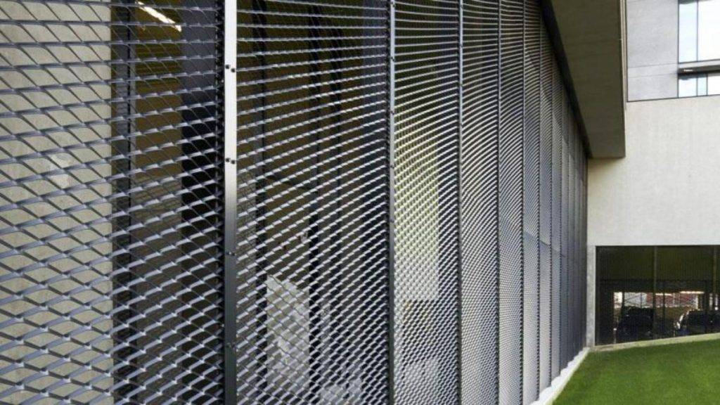 Expanded metal screen used for solar shading 2(1)