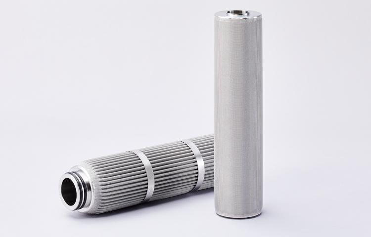 Stainless steel wire mesh used in an industrial filtration system