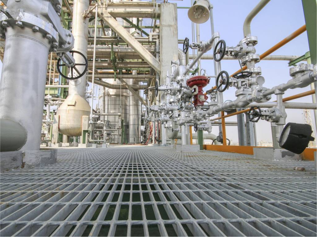 Walk way in Industrial plant(1)