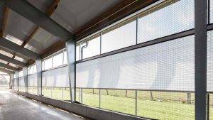 Wire mesh solution used in poultry production facilities(1)