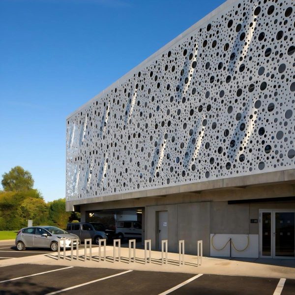 aluminum-round-hole-perforated-facade-panel(1)