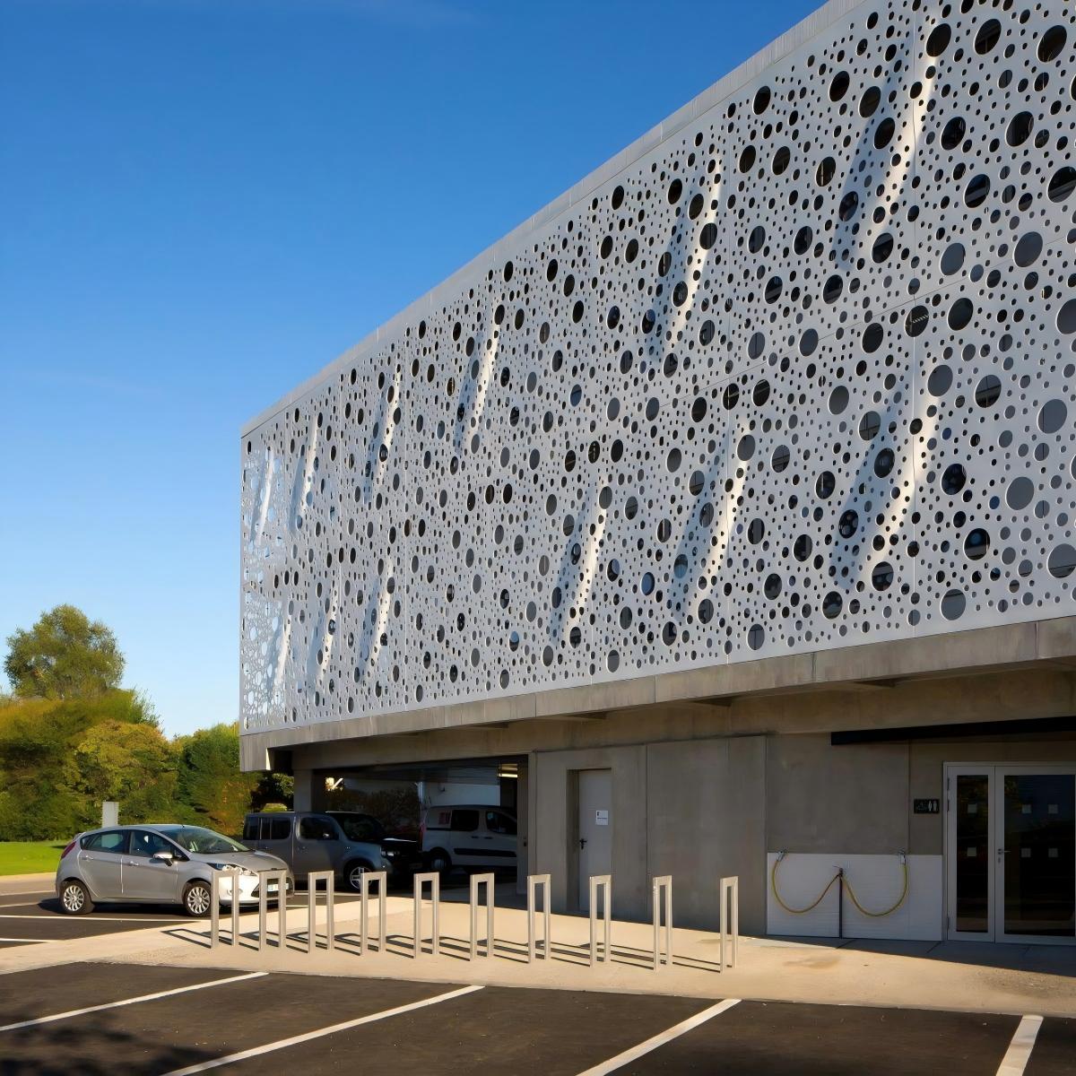 aluminum-round-hole-perforated-facade-panel(1)