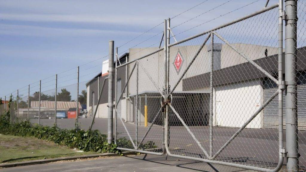 chain link fence for industrial entrance(1)