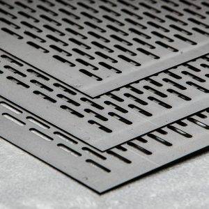 low-carbon-steel-slotted-perforated-sheet(1)