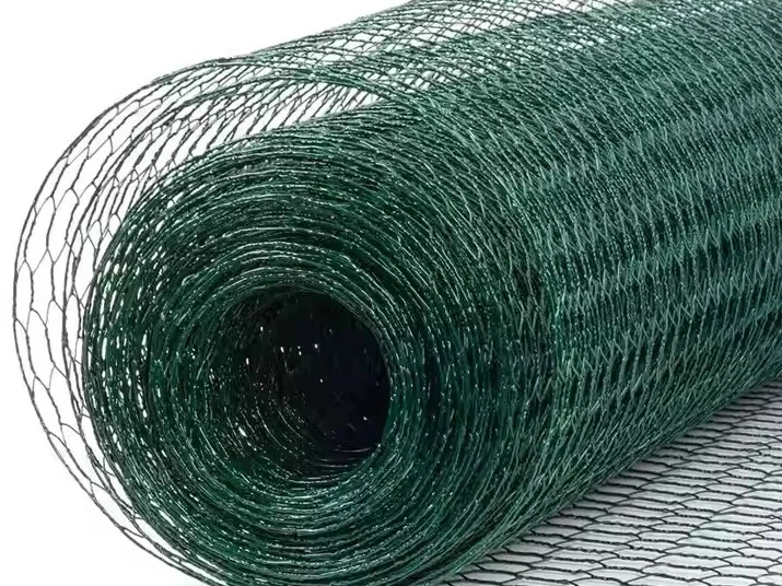 green-pvc-coated-hexagonal-wire-mesh-poultry-detail
